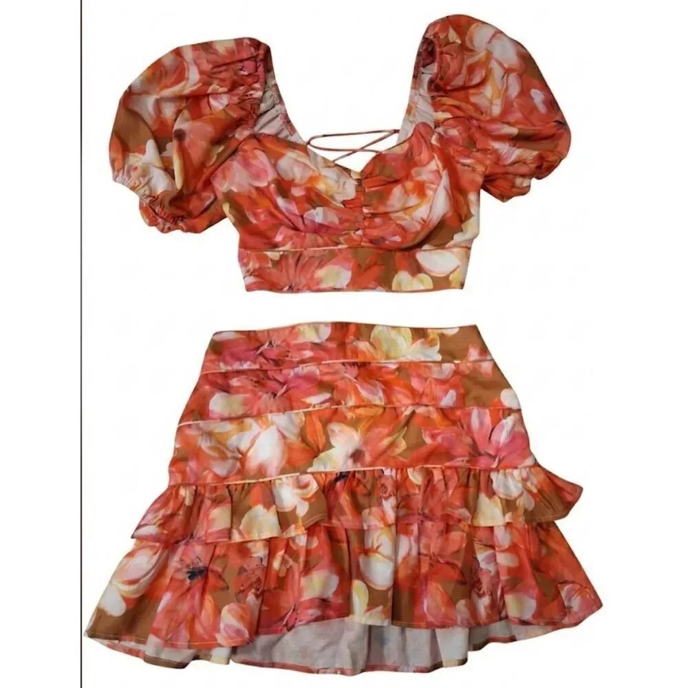 L'atiste womens medium square neck sweetheart crop top floral mini skirt set